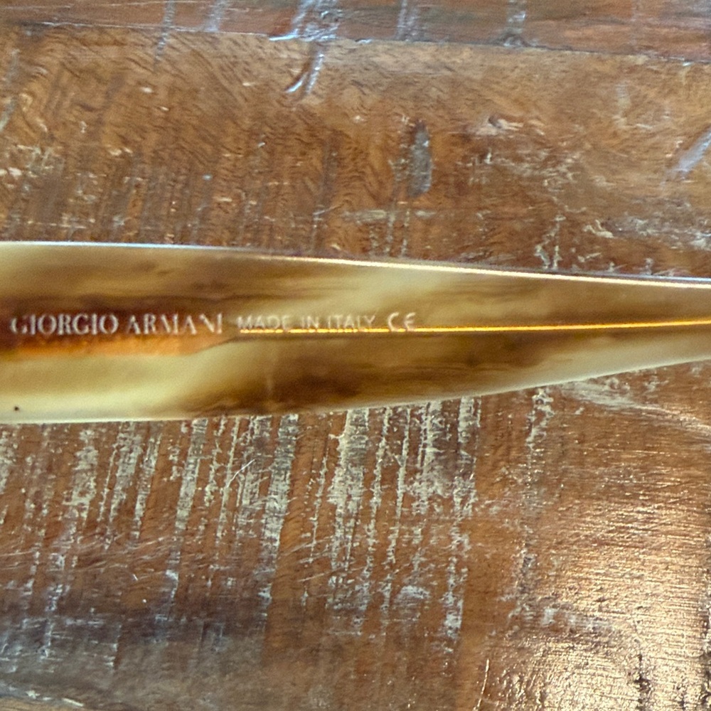 Vintage Giorgio Armani Women’s Tortoiseshell Oval Sunglasses - Picture 5 of 7